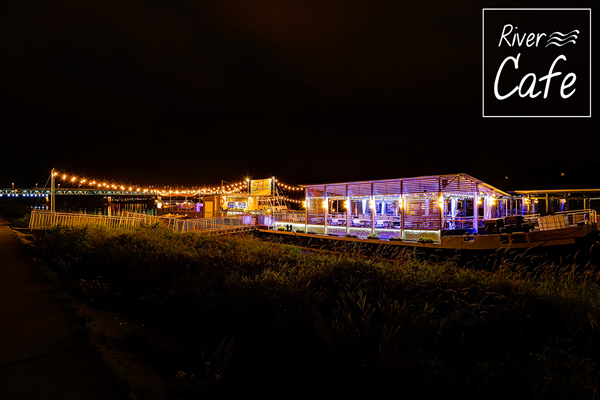 wynajmij-statek-rivercafe