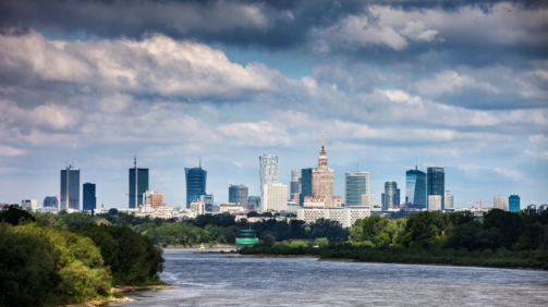 Jak zorganizować udany team building na wodzie: rejs i kreatywne zadania integracyjne